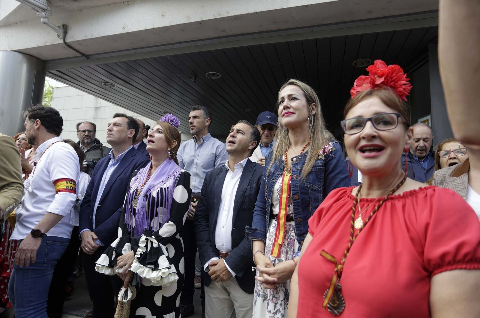 El Rocío 2023: Imágenes de la Hermandad de Emigrantes en su salida de Huelva