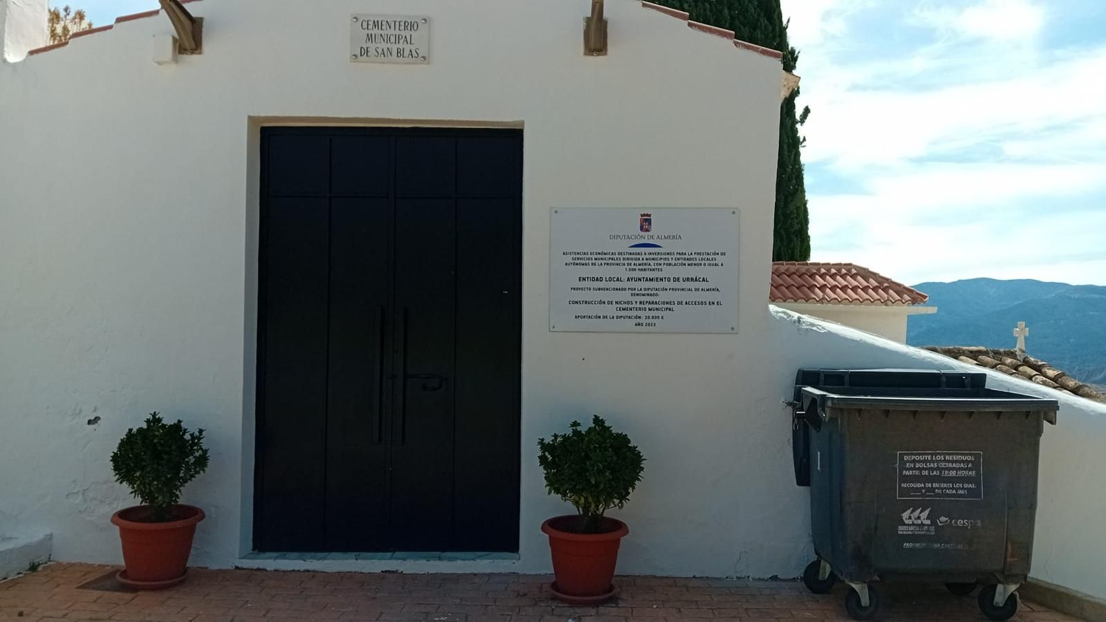 Cementerio municipal de Urrácal