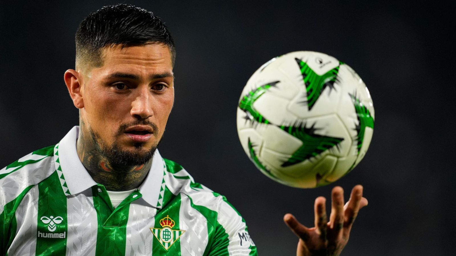 Chimy Ávila en el partido de UEFA Conference League ante el HJK Helsinki