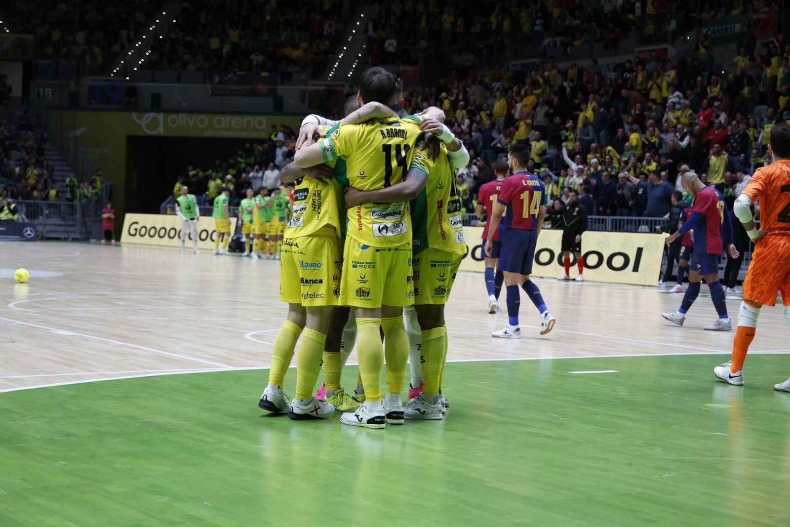 El conjunto amarillo goleó a los culés empujados por el aliento del Olivo Arena.