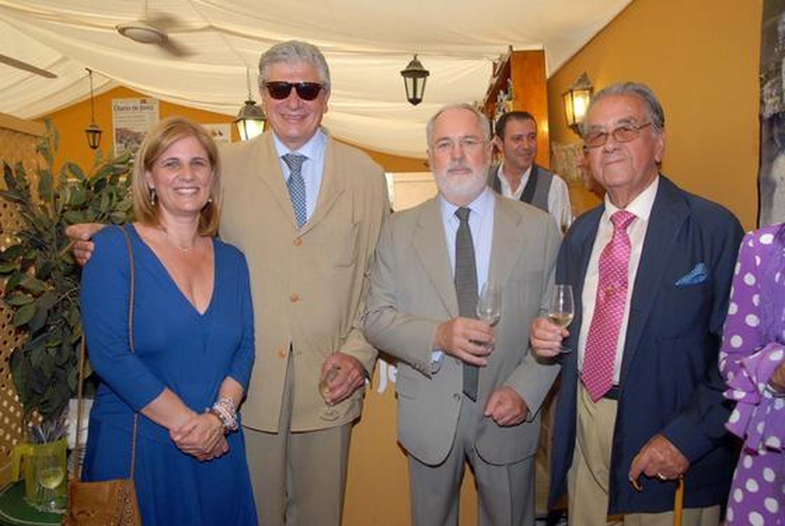 María José García Pelayo, el presidente del Consejo Asesor de Diario de Jerez, Manuel Guerrero Pemán; Francisco Román, dueño del restaurante 	don Paco de Madrid, y el diputado nacional del PP Miguel Arias Cañete.   Foto: Manuel Aranda