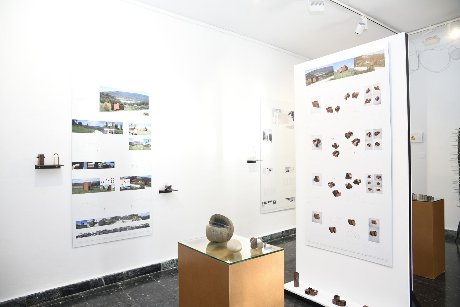 Fotos de la inauguración de exposición en la galería Manolo Alés en La Línea