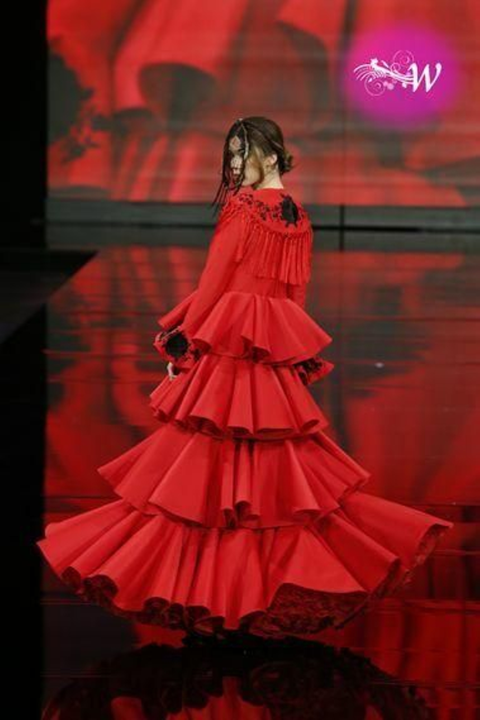 Así ha sido el desfile de Gil Ortiz en SIMOF 2020, todas las fotos de su colección de flamenca