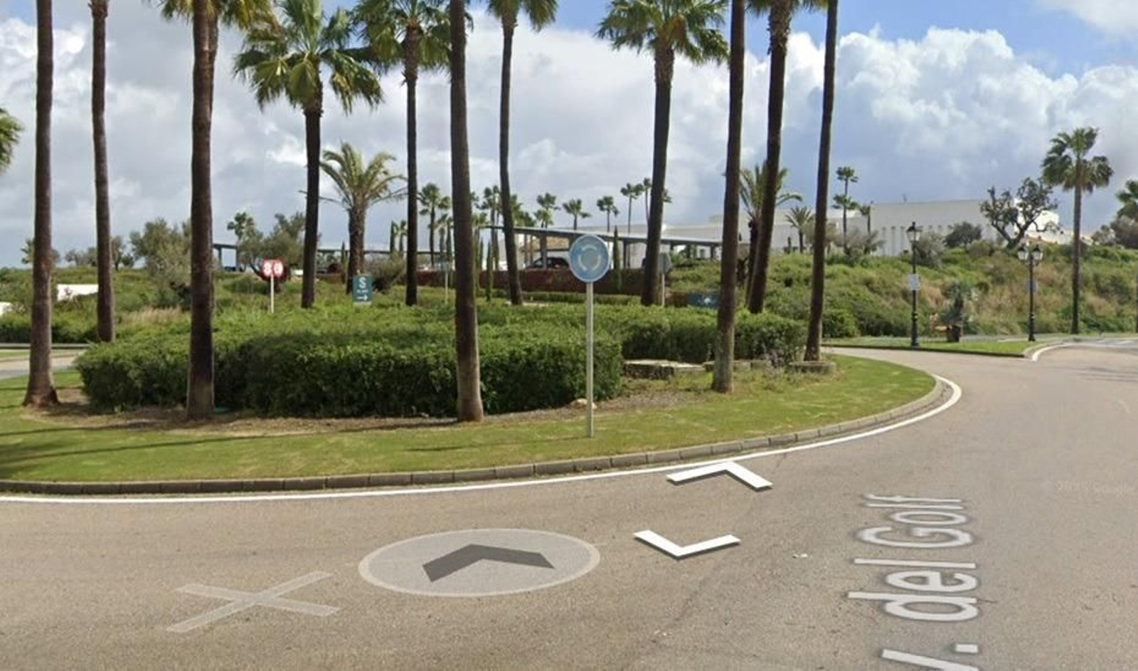 Entrada a la urbanización de San Roque donde se produjo el accidente donde falleció un ciclista.