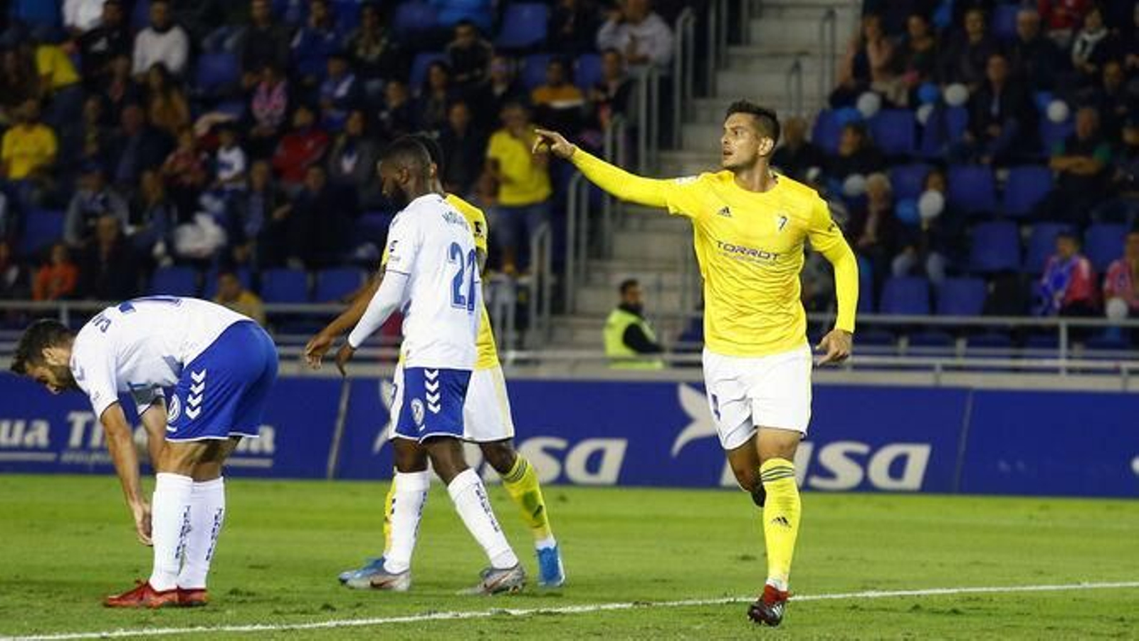 Marcos Mauro, en un encuentro con el Cádiz CF