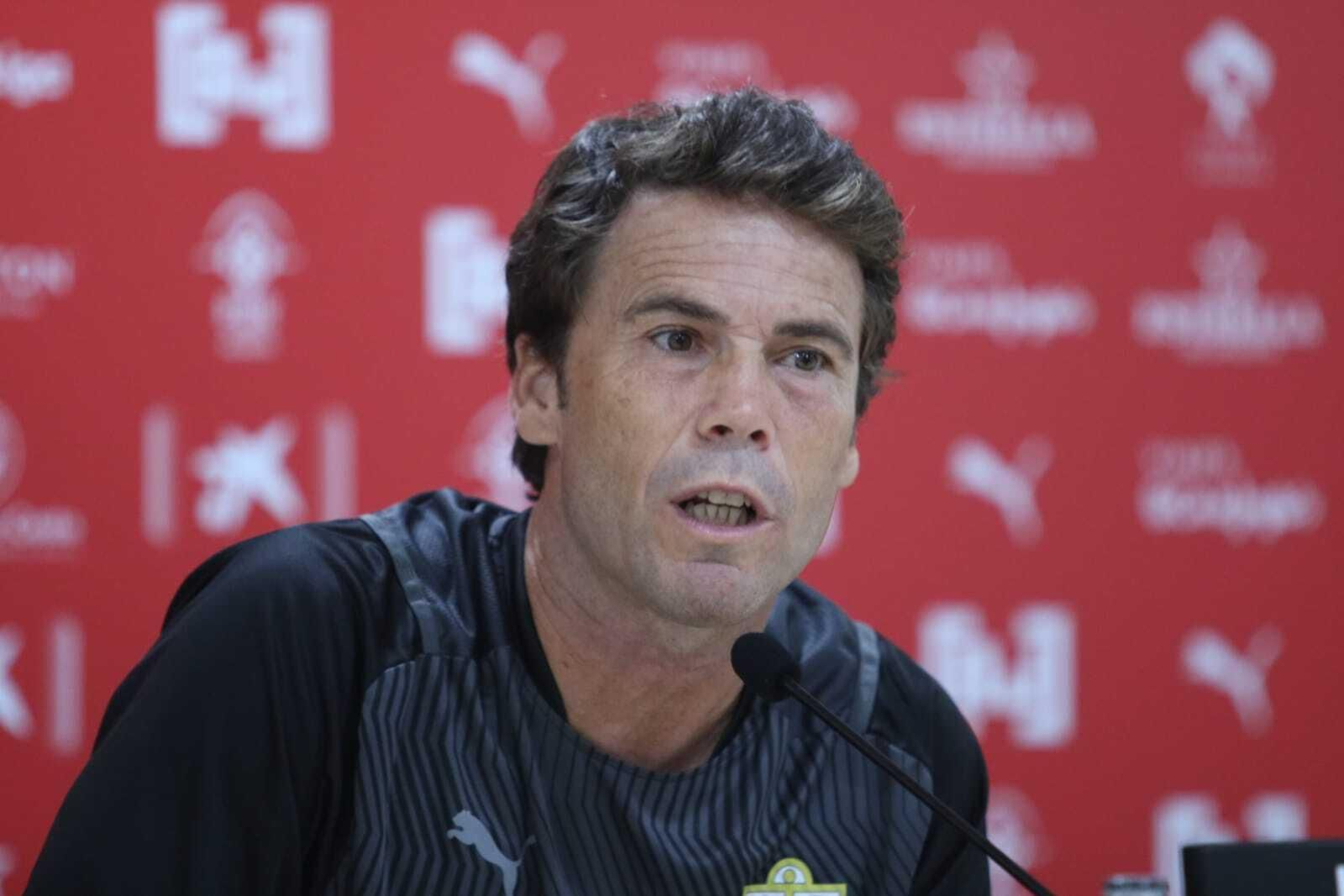 Rubi responde a una pregunta durante la rueda de prensa.