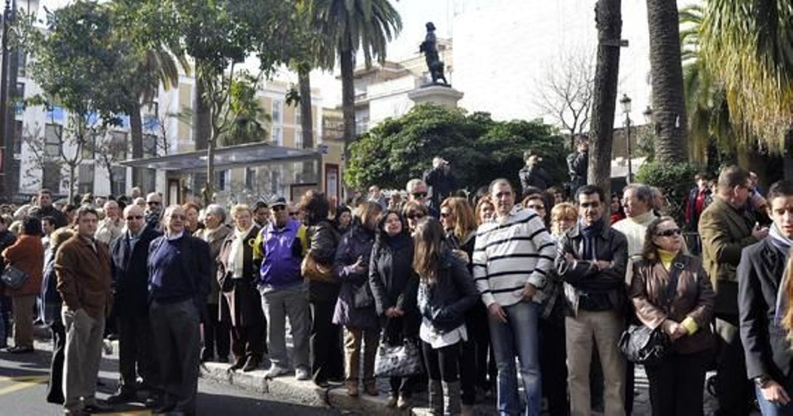 Setenta bandas procesionales de toda España desfilan por Sevilla. / Manuel Gómez