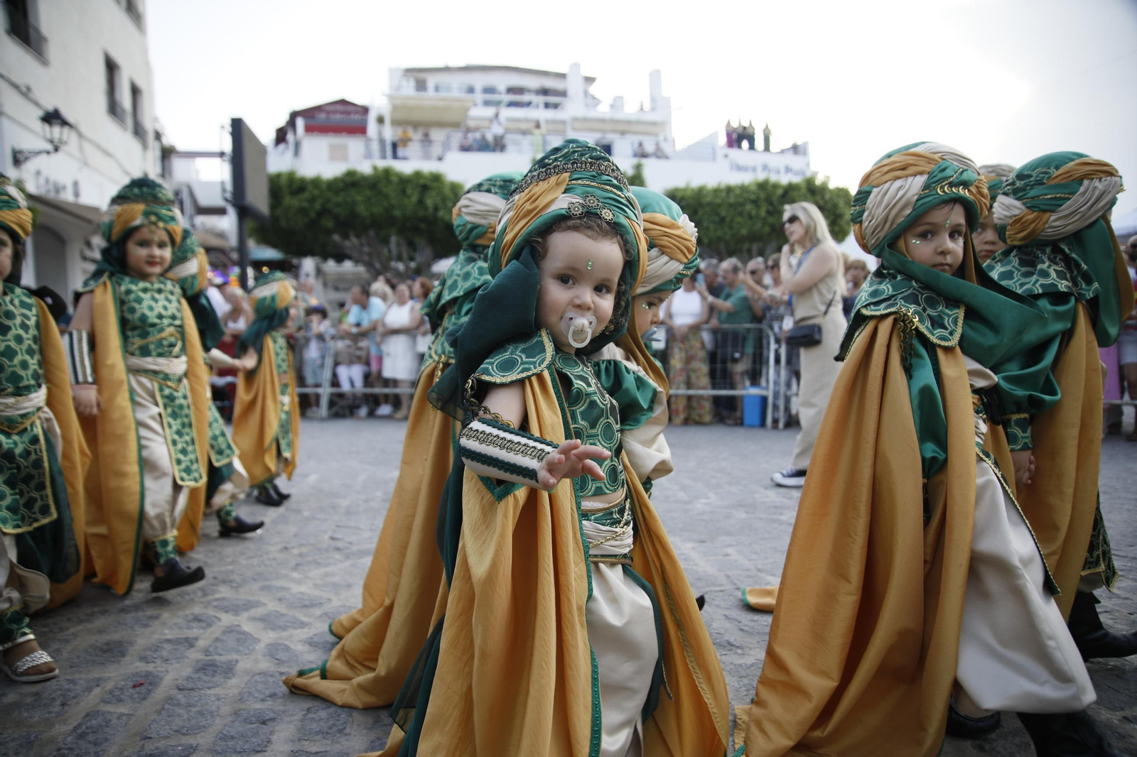 El gran desfile de Moros y Cristianos de Mojácar, en imágenes