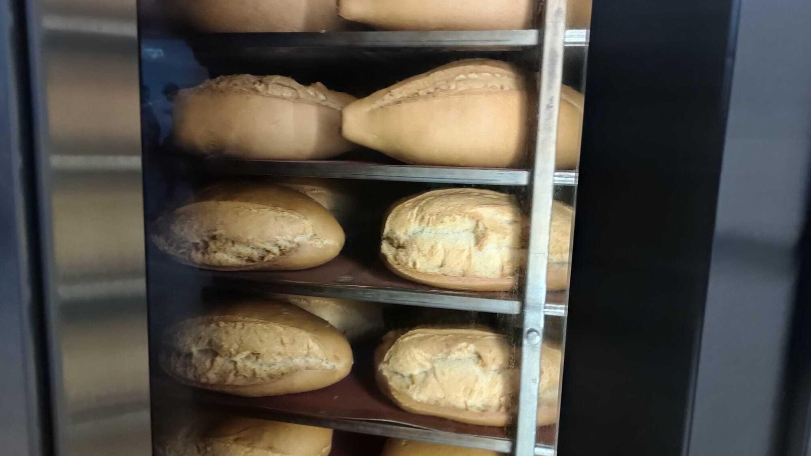 Pan antes de salir del horno Pan antes de salir del horno