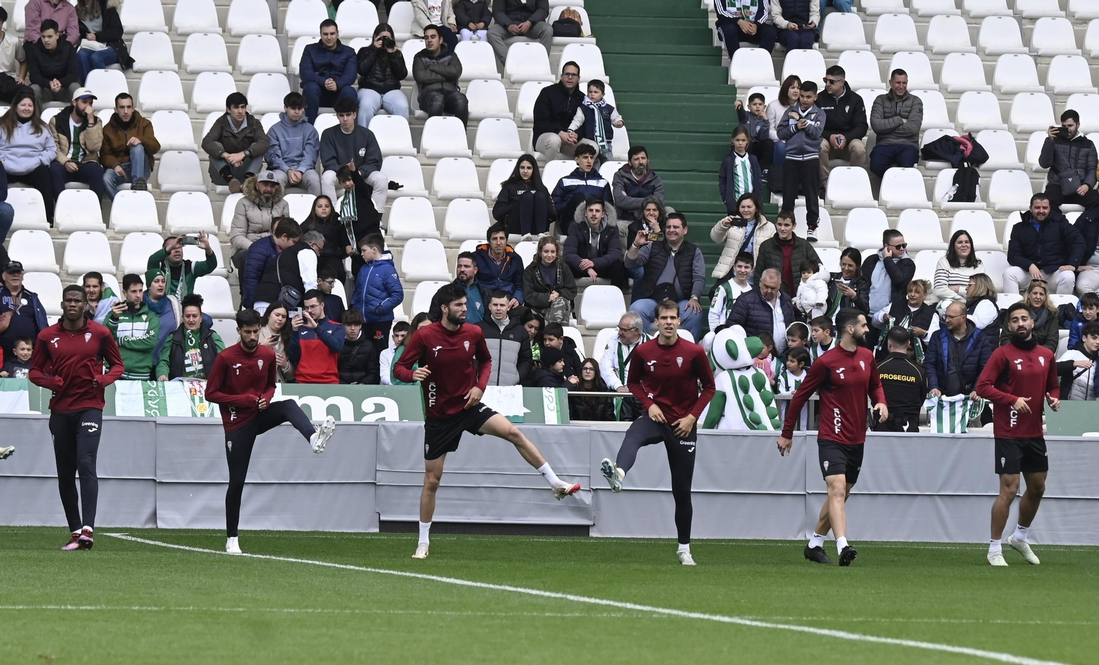 El Córdoba CF se deja querer por su afición en el Día de Andalucía