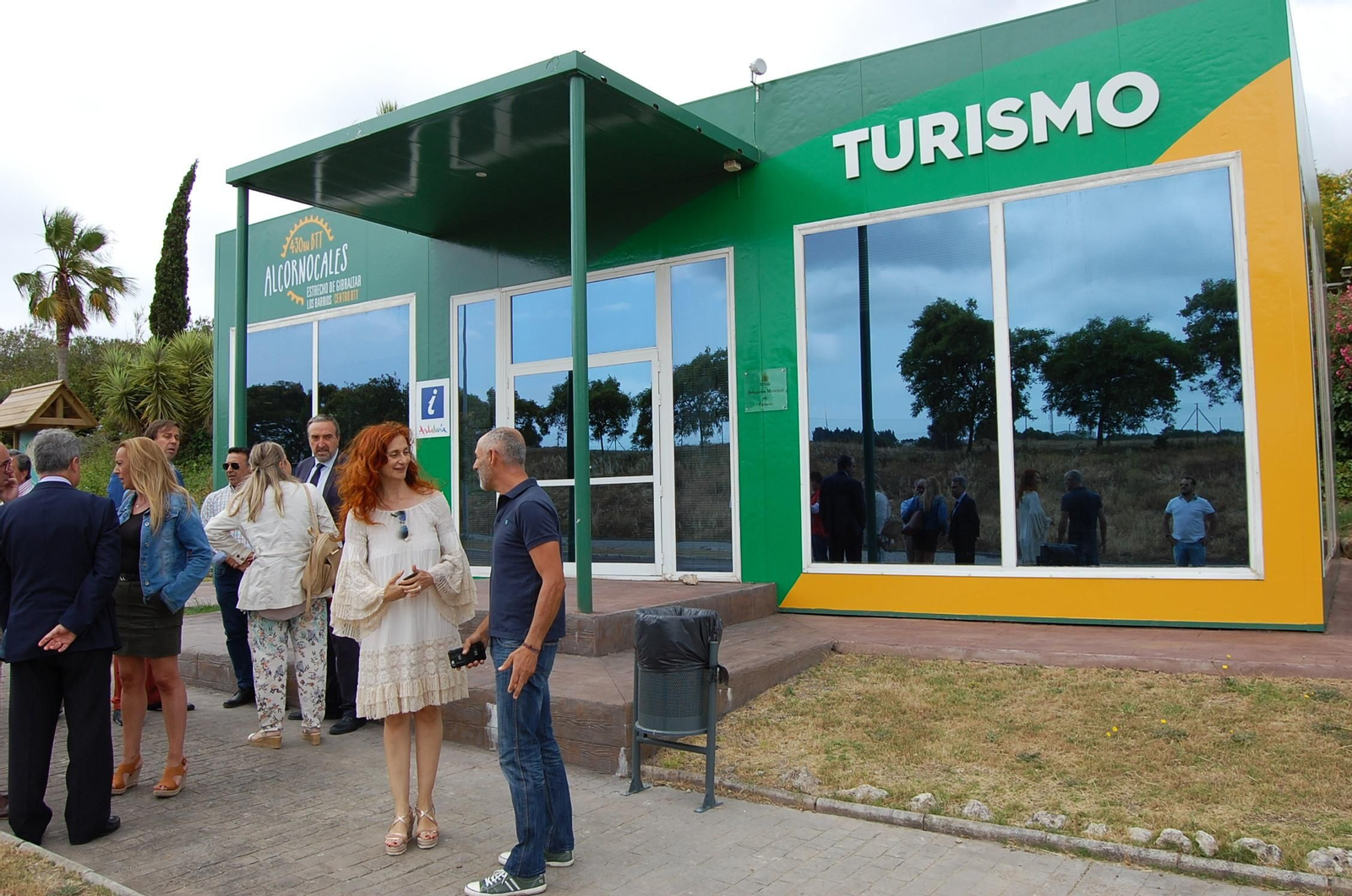 Exterior de la nueva oficina de turismo de Los Barrios.