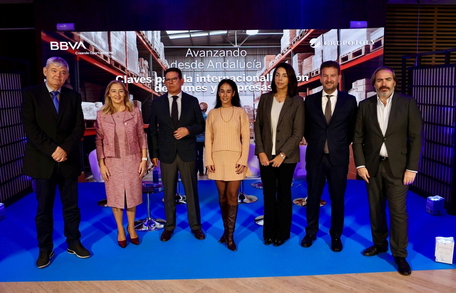 José Manuel Gómez Solís, fundador y vicepresidente del consejo de administración de CEN Solutions; Asunción Álvarez Puerta, directora Regional Sur Banca de Empresas e Instituciones; José Luis Recena Navas, responsable de Soluciones Internacionales Banca de Empresas e Instituciones Regional Sur de BBVA; Teresa Amaro Llavero, directora provincial de Comercio e ICEX de Málaga; Claraluna Hernández, directora Sevilla Oeste-Huelva Empresas; Iván García Cáceres, director de Soluciones Banca de Empresas e Instituciones y Corporaciones Regional Sur de BBVA; y Alberto Grimaldi, subdirector en Diario de Sevilla.