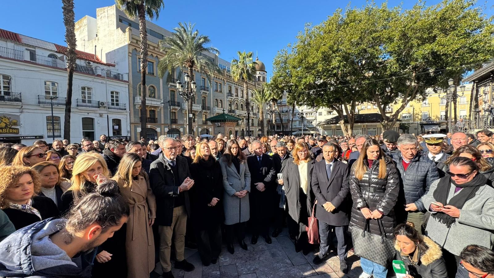 Las fotografías del minuto de silencio por el trágico accidente de tren