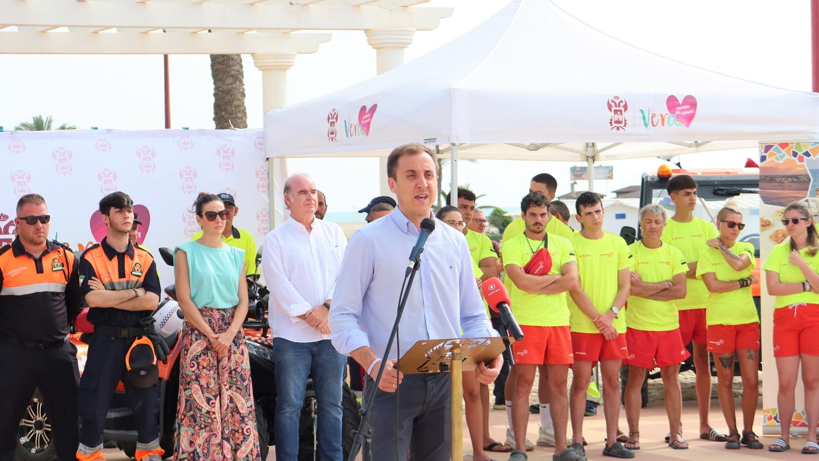 Alfonso García, alcalde de Vera, presentó el Plan de Playas de la ciudad.
