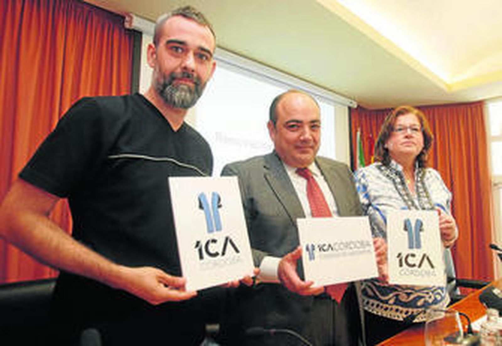 Un momento de la presentación de la imagen corporativa realizada en la sede del Colegio de Abogados.