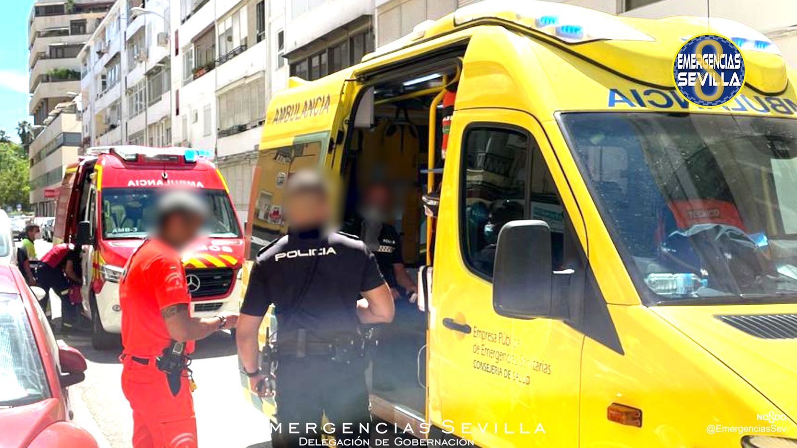 Los servicios de Emergencias, en el lugar del incendio.