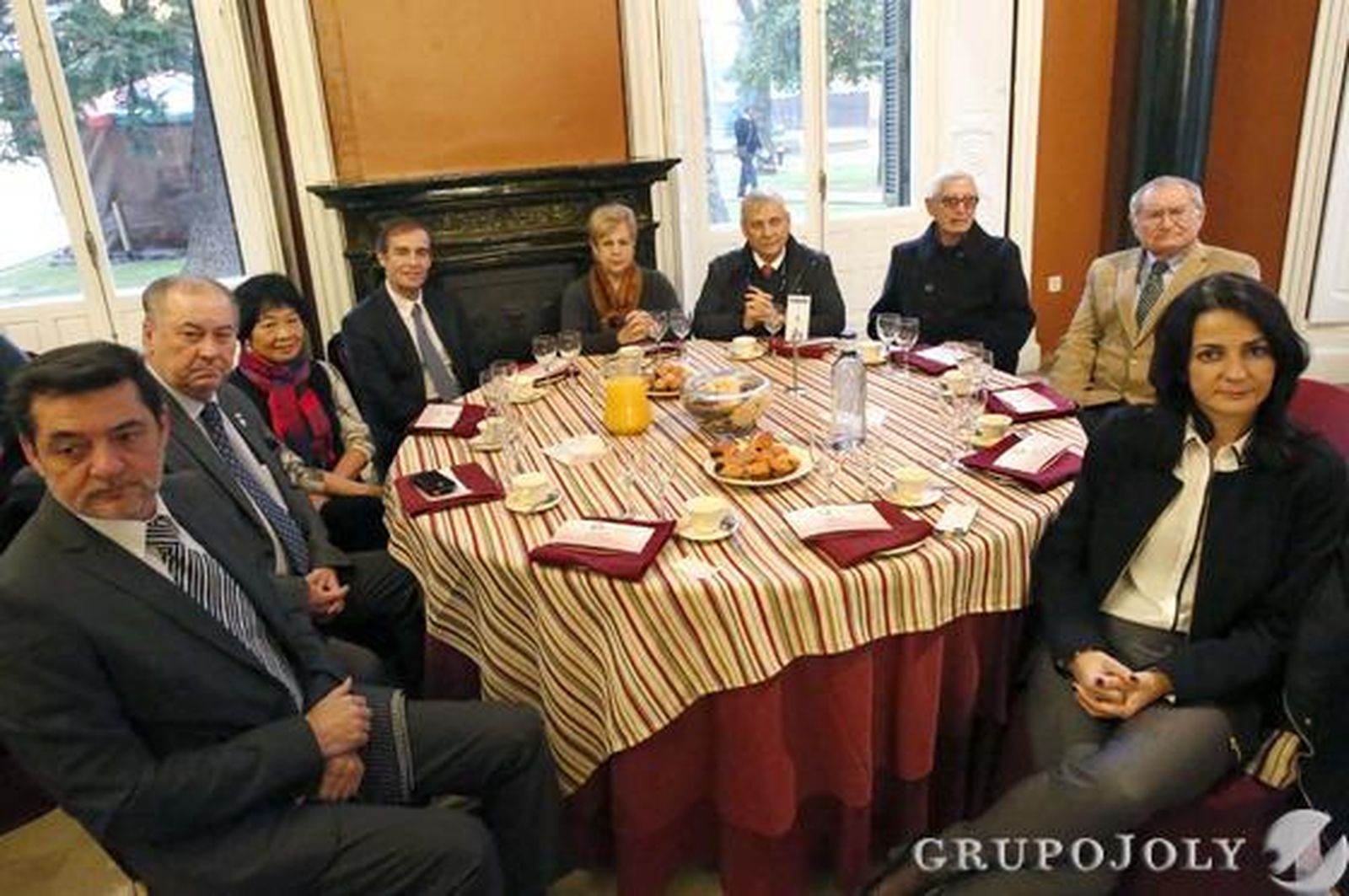Eduardo J. Sugrañes, Antonio González, Greis Shum, Ernesto Díez, Celia Blanco, José Luis Rebollo, Juan Quintero, M. santana y Ana Vives Casas.

Foto: Alberto Domínguez.