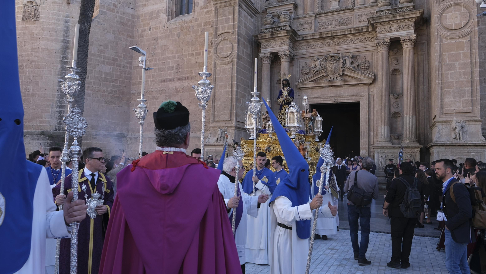 La procesión de Prendimiento en Almería, en imágenes