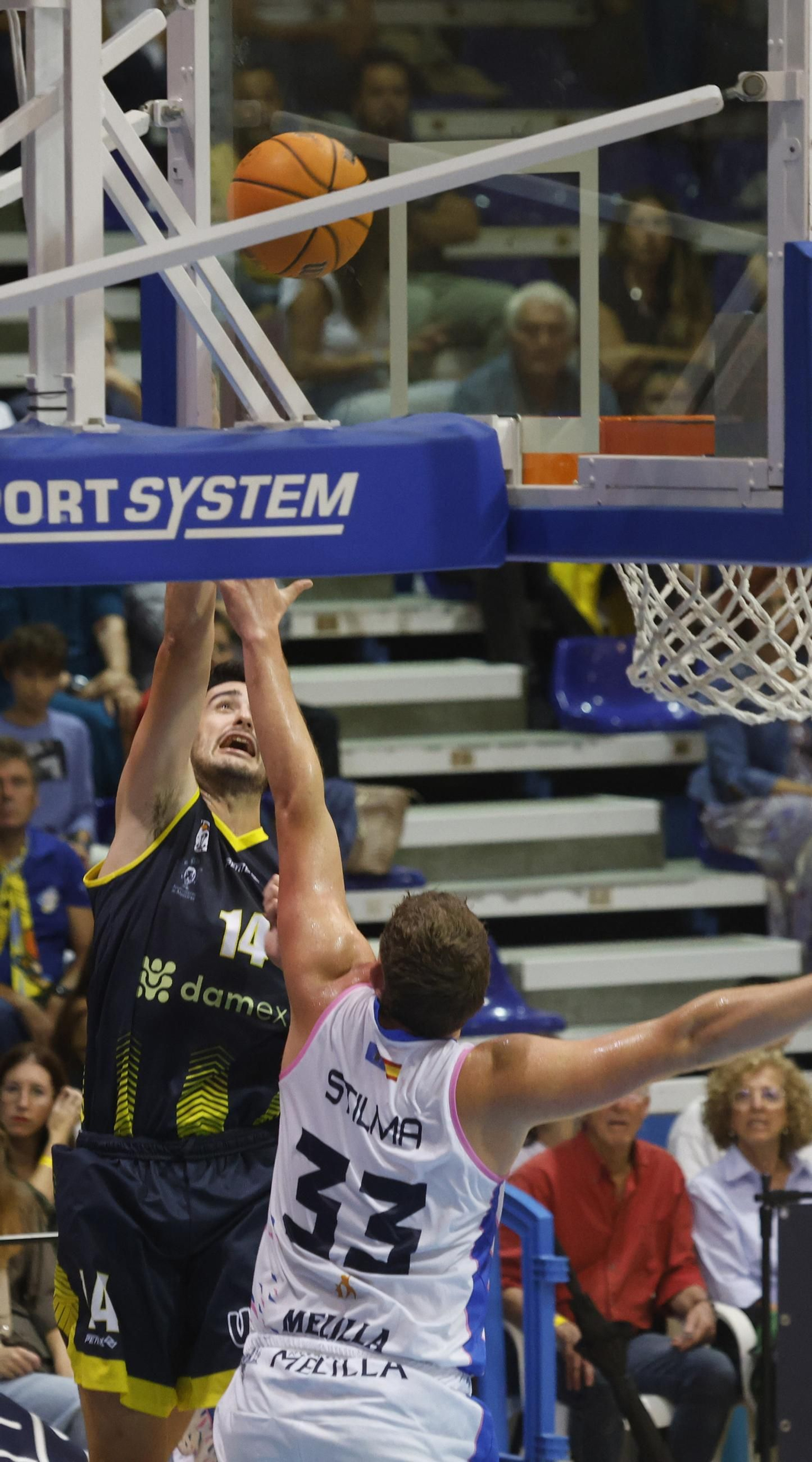 Las fotos del Udea Algeciras - Baloncesto Melilla de la Segunda FEB
