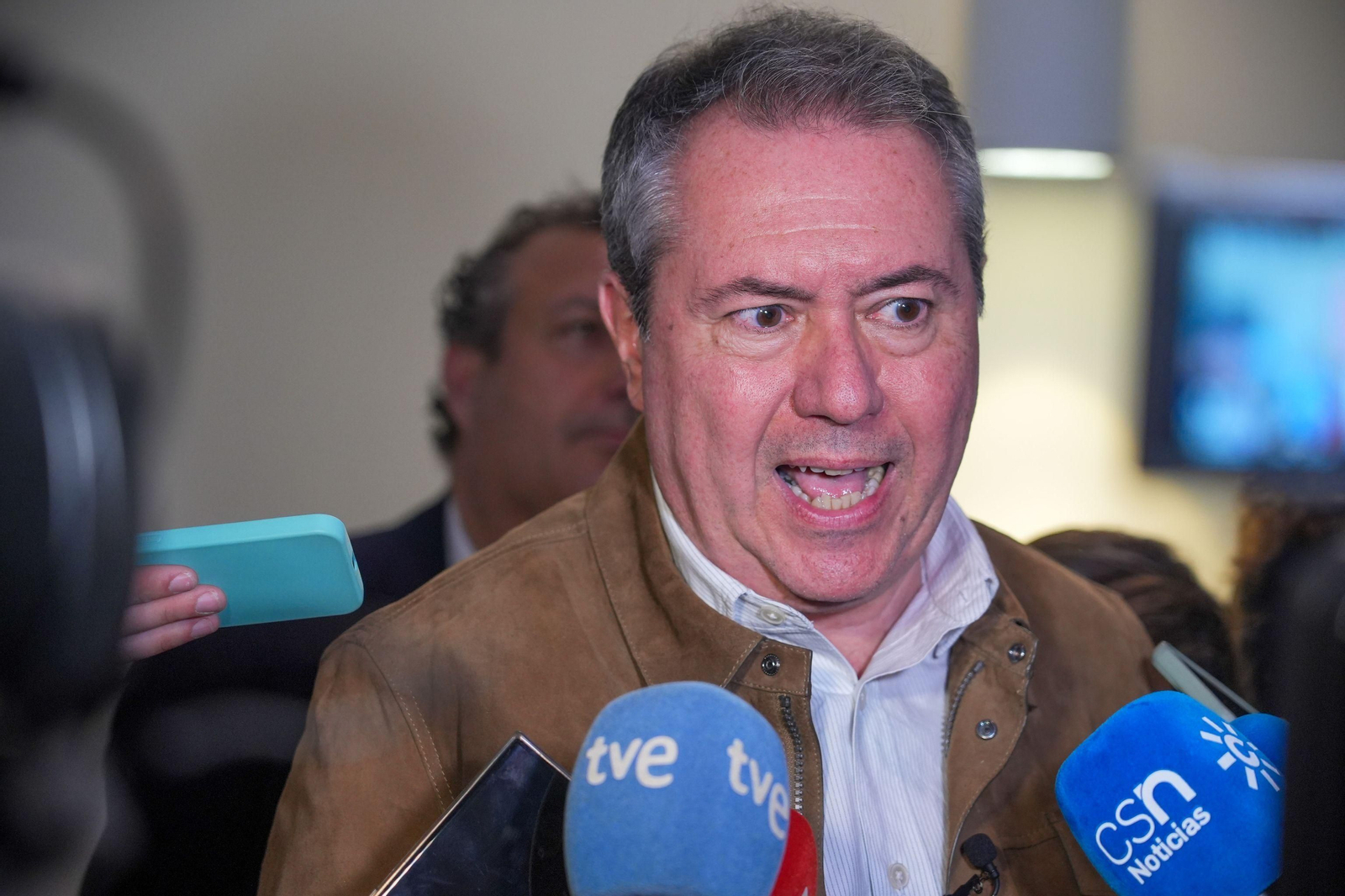 Juan Espadas. Juan Espadas.
