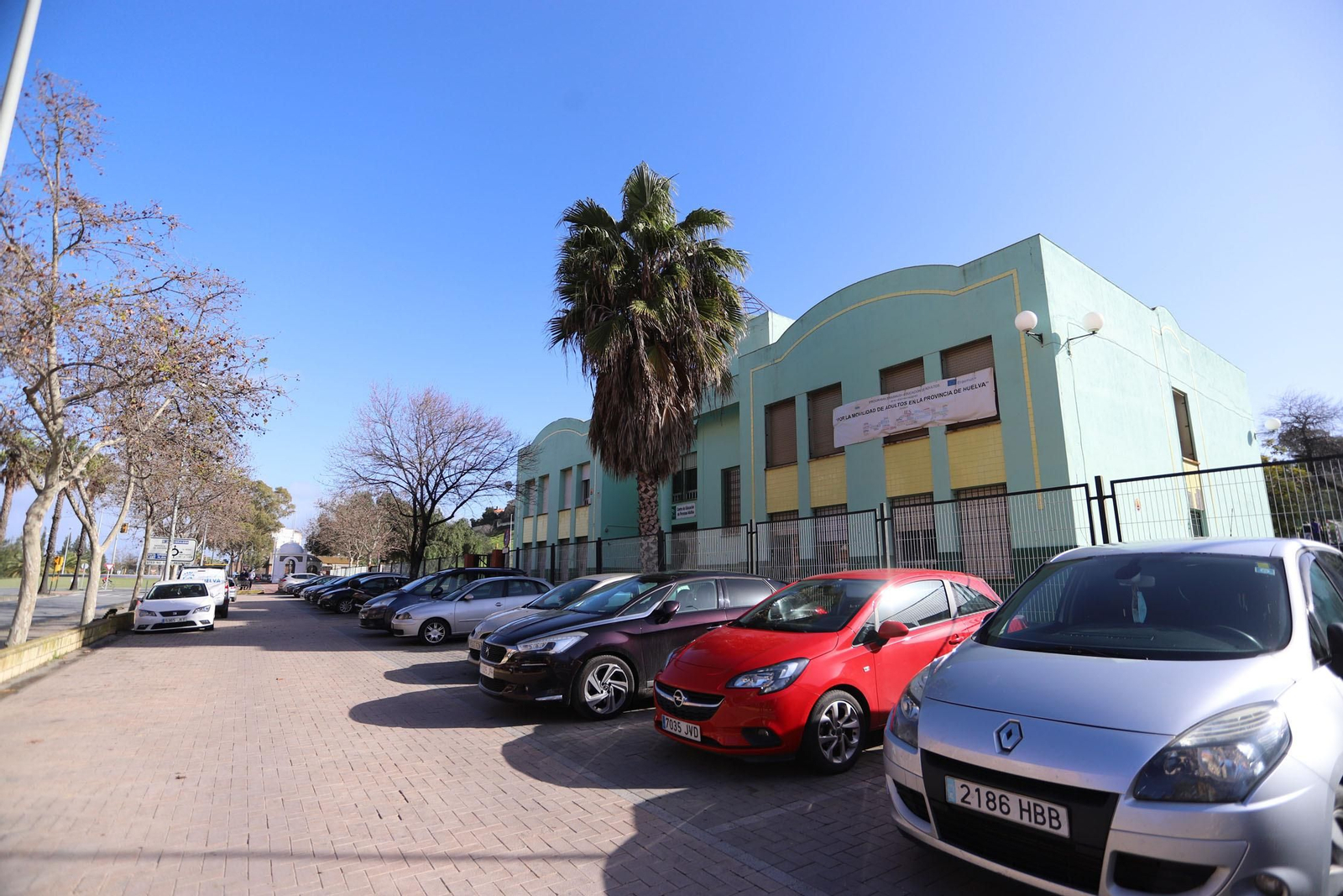Centro de educación de adultos Los Esteros, en la barriada de El Carmen.
