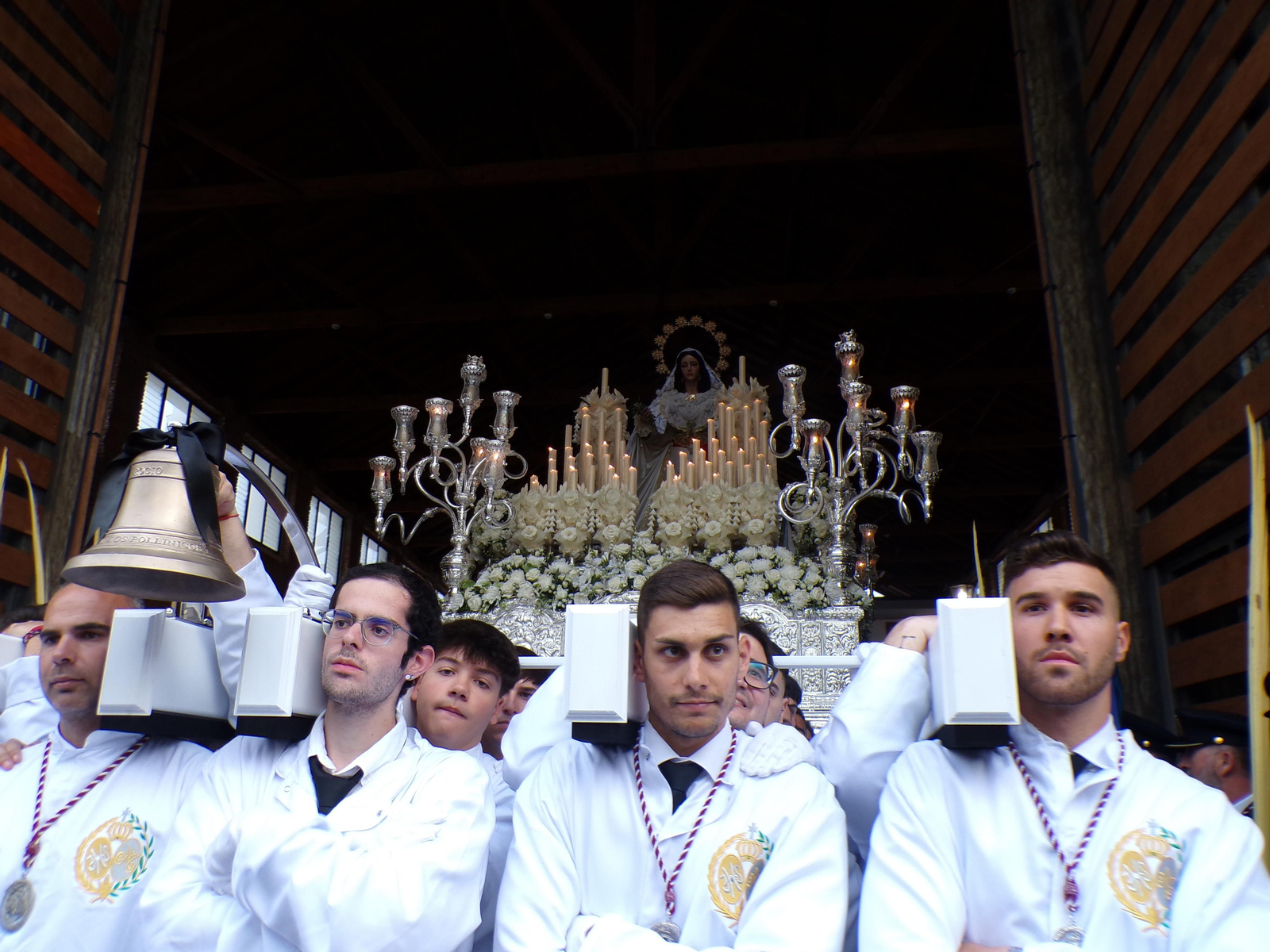 Las imágenes de Pollinica y Rocío de Vélez-Málaga, otro duro revés en su Domingo de Ramos