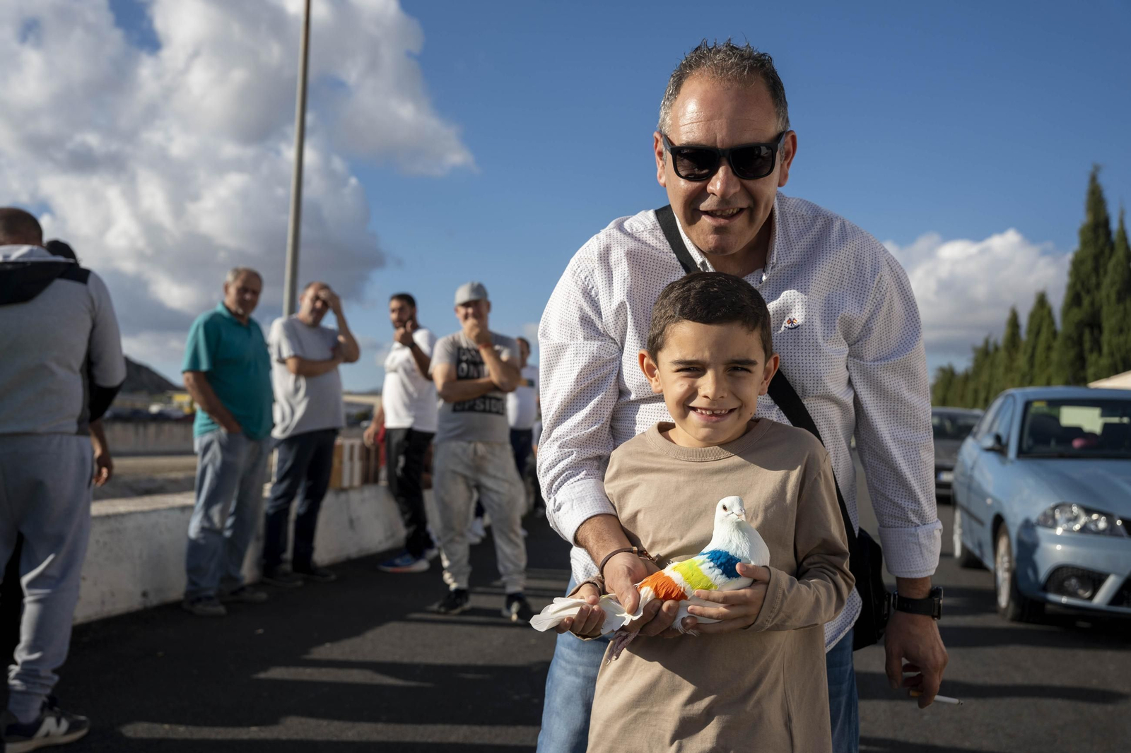 Las mejores imágenes de la suelta de palomos en la Feria de Albox