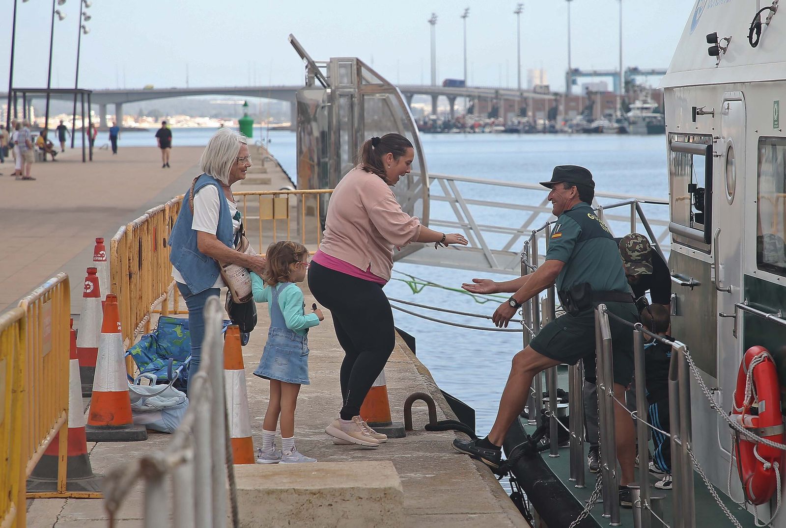 Fotos de la exhibición de medios de la Guardia Civil en el Llano Amarillo de Algeciras