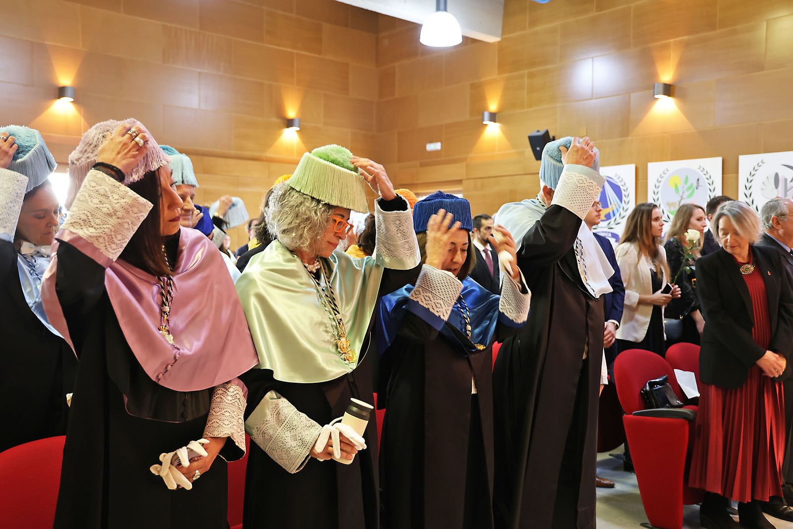 Imágenes de la ceremonia del nombramiento de Ryszard Lobinski como Doctor Honoris Causa de la Universidad de Huelva.