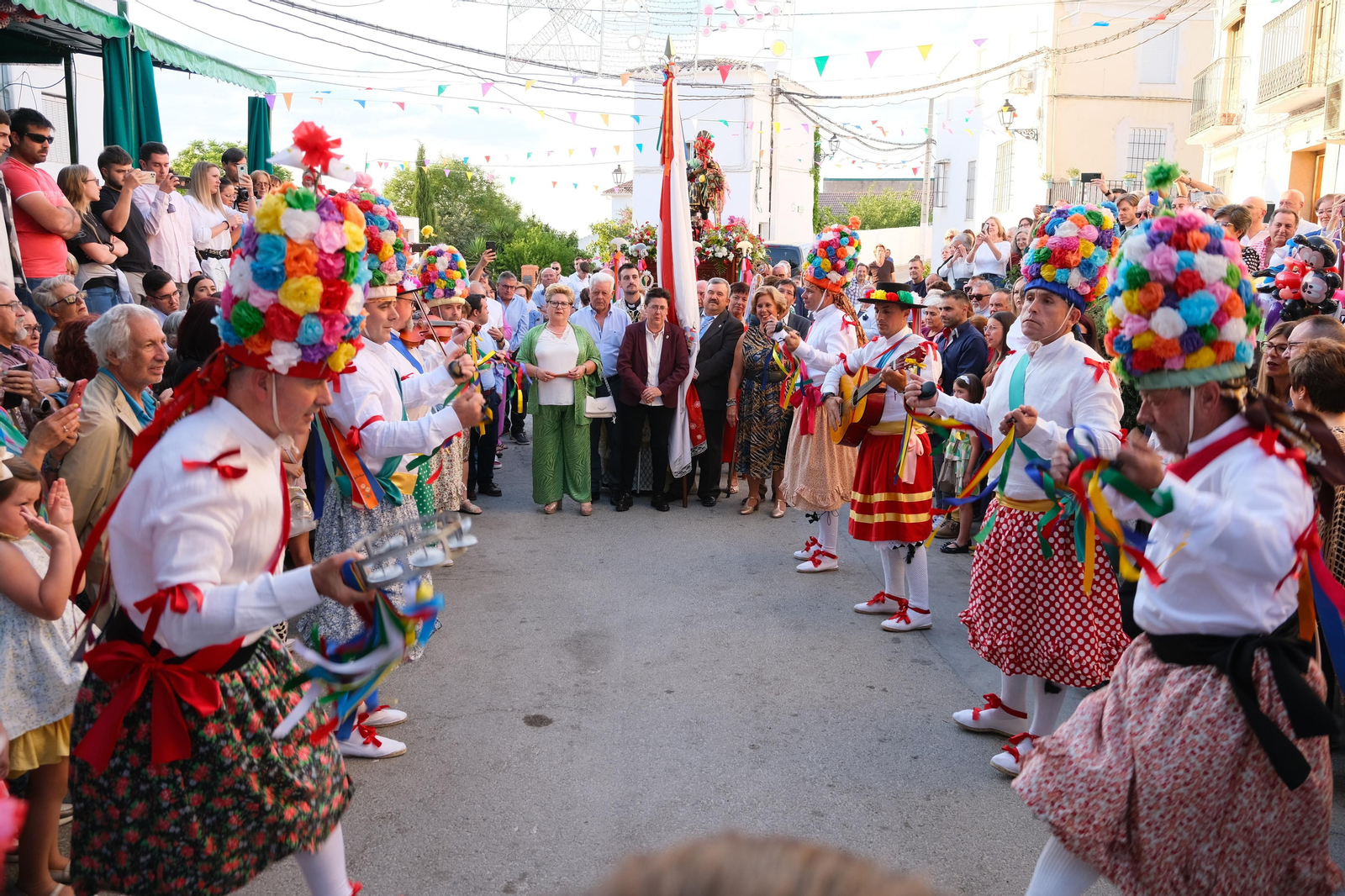 Las imágenes de San Isidro y los danzantes de Fuente-Tójar