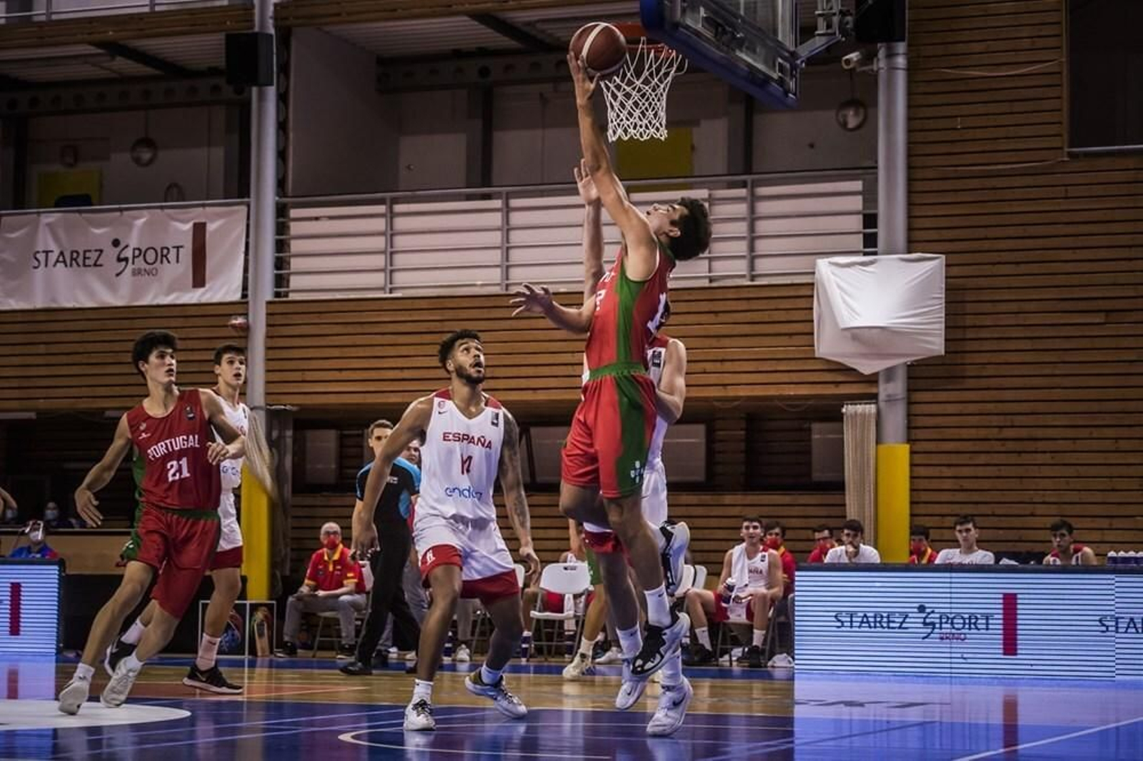 Fotos: los cinco 'malagueños' con España sub 20 en Brno