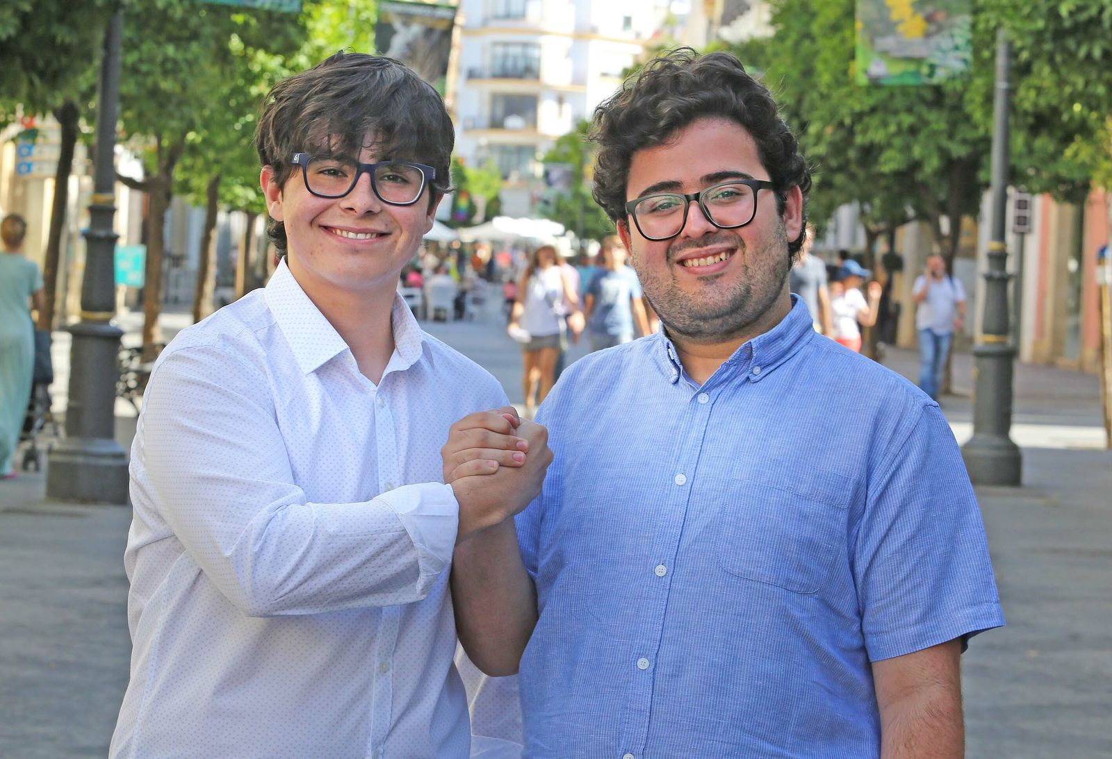 Manuel Gestoso y Alejandro Robles, este jueves, tras publicarse las notas de Selectividad.