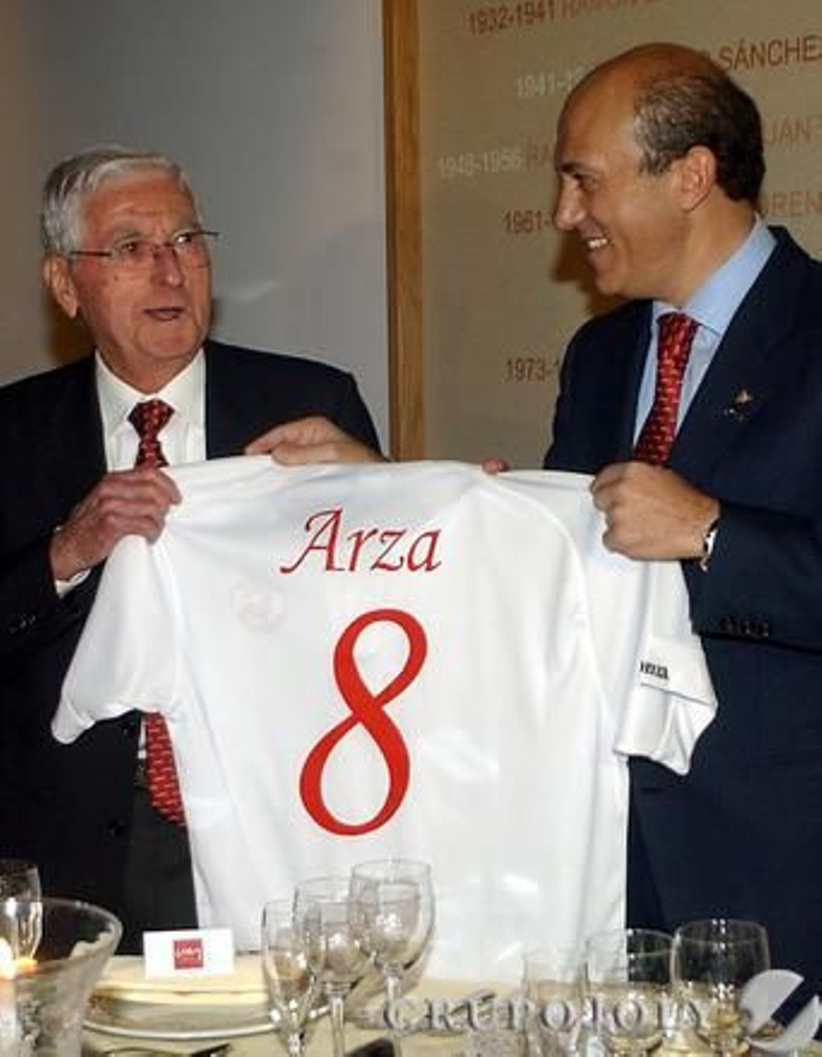 Arza y Del Nido, con el dorsal de leyenda, el número 8.  

Foto: D.S.