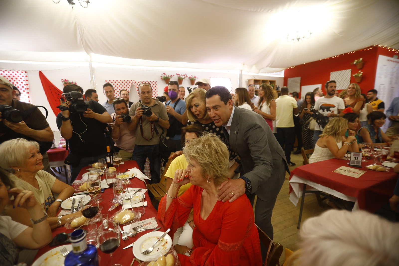 La visita de Juanma Moreno a la Feria de Córdoba, en imágenes