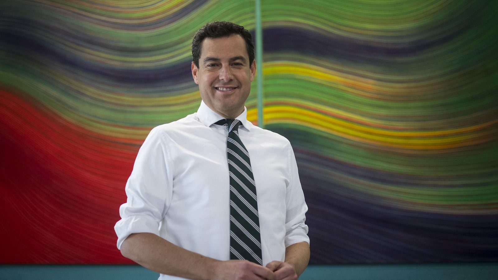 Juanma Moreno, durante la entrevista.