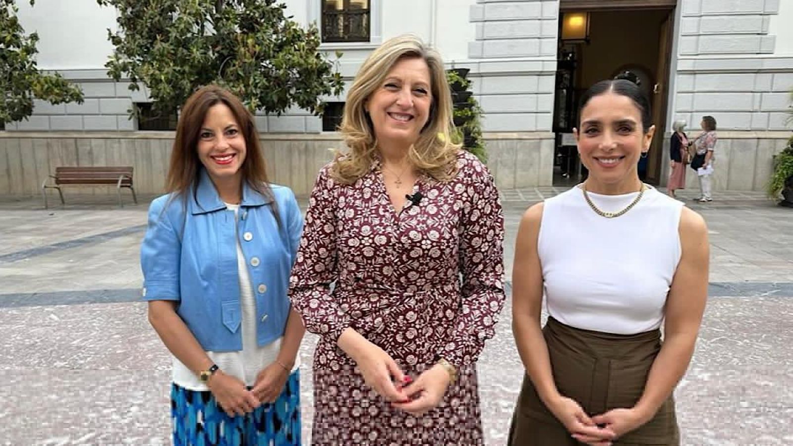 Beatriz Sánchez Agustino, en centro junto a Mónica Rodríguez y Paloma Gómez
