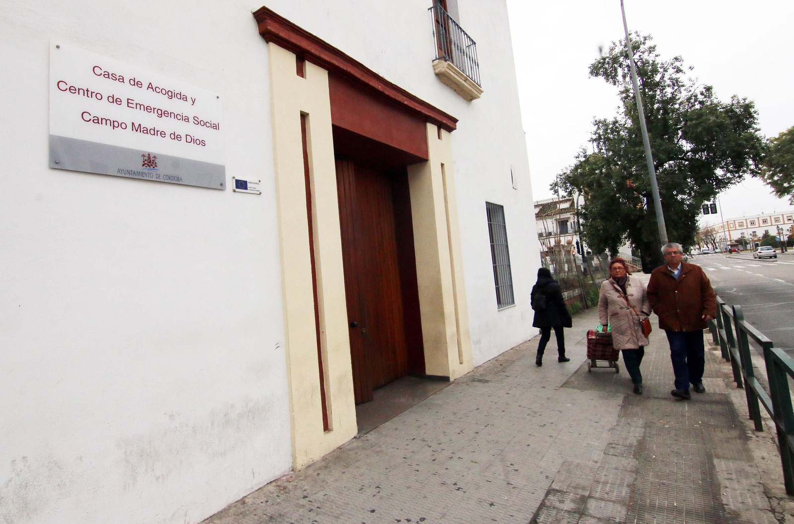 Fachada de la Casa de Acogida y Centro de Emergencia Social.