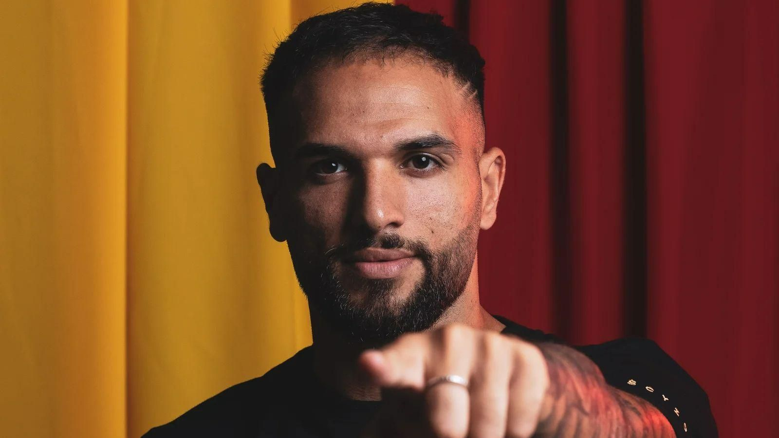 Antoñín Cortés, presentado como jugador del Korona Kielce