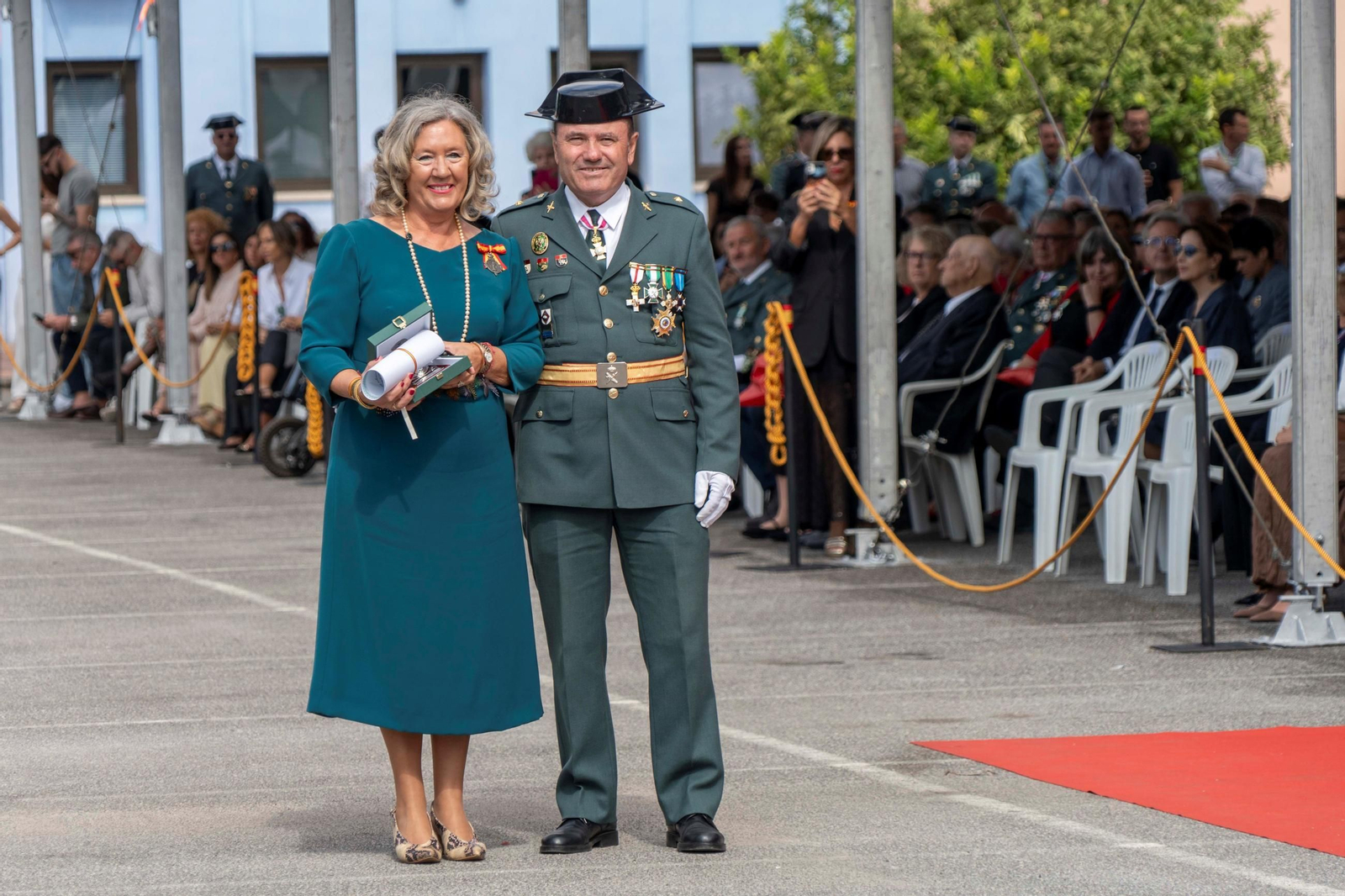 Fotos: emoción, homenajes y medallas en la Guardia Civil de Granada para festejar a su Patrona