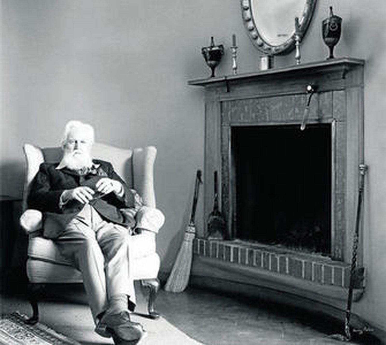 El escritor canadiense Robertson Davies (Thomasville, Ontario, 1913 - Orangeville, Ontario, 1995).