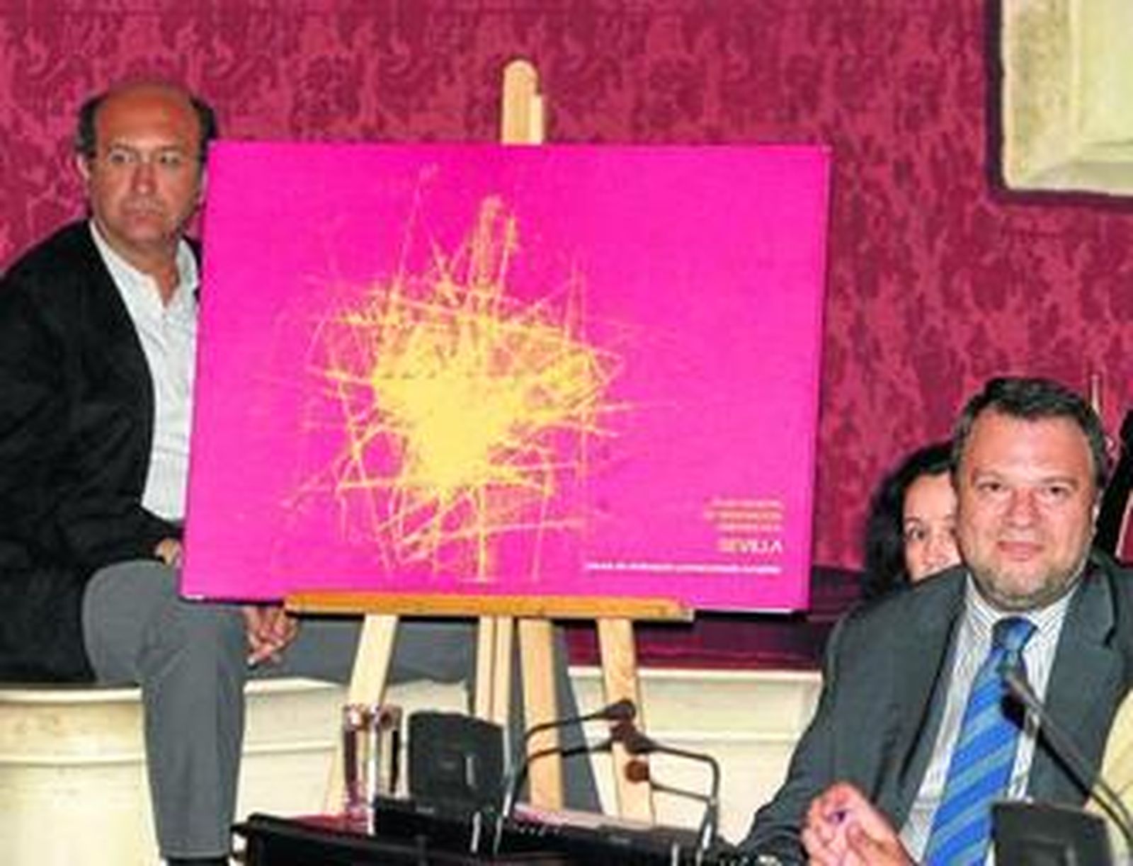 El alcalde, Alfredo Sánchez Monteseirín, y el ex gerente de Urbanismo Manuel Marchena, al fondo.