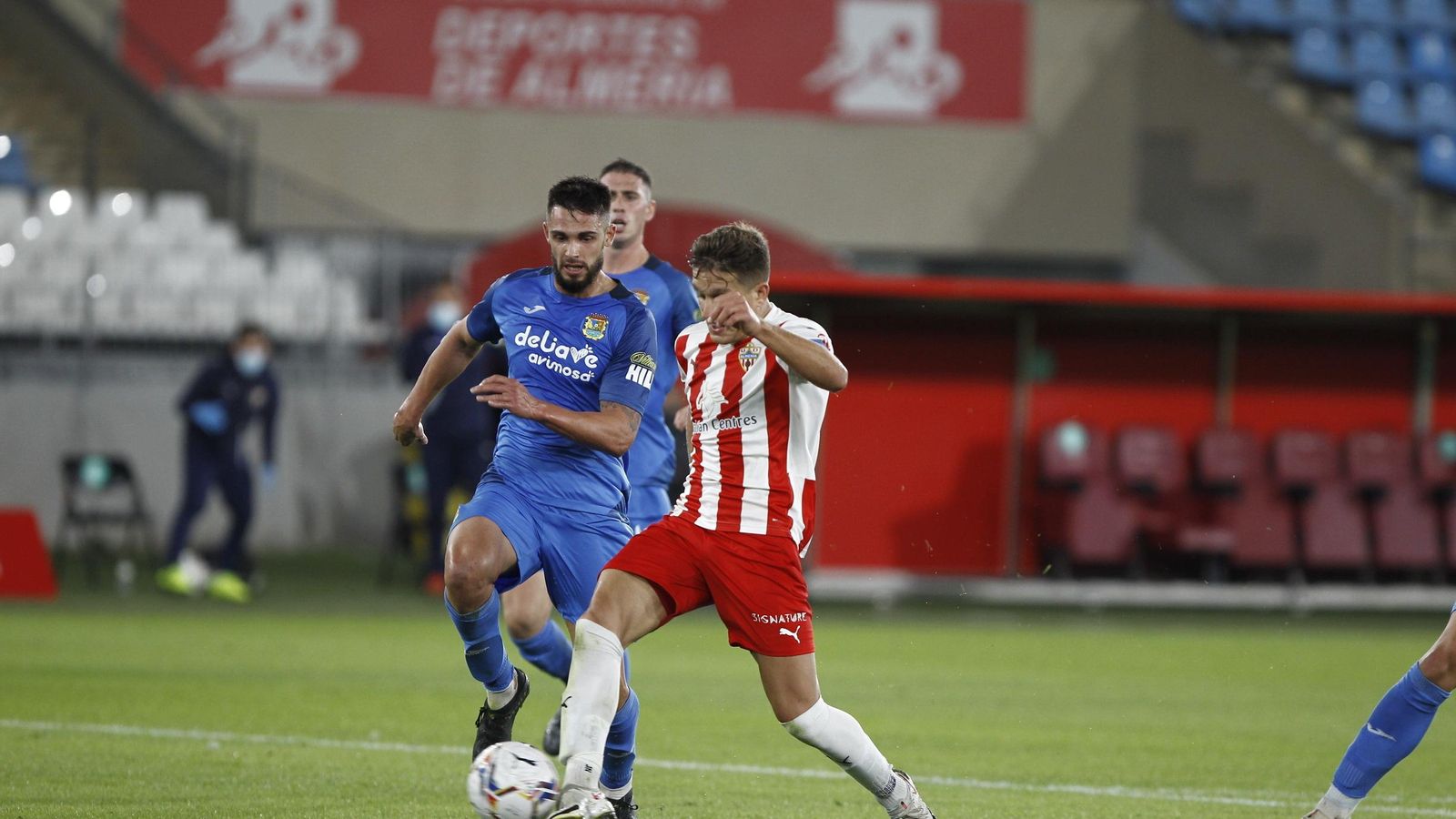 Corpas, en el momento de chutar con el exterior para hacer el 1-0.