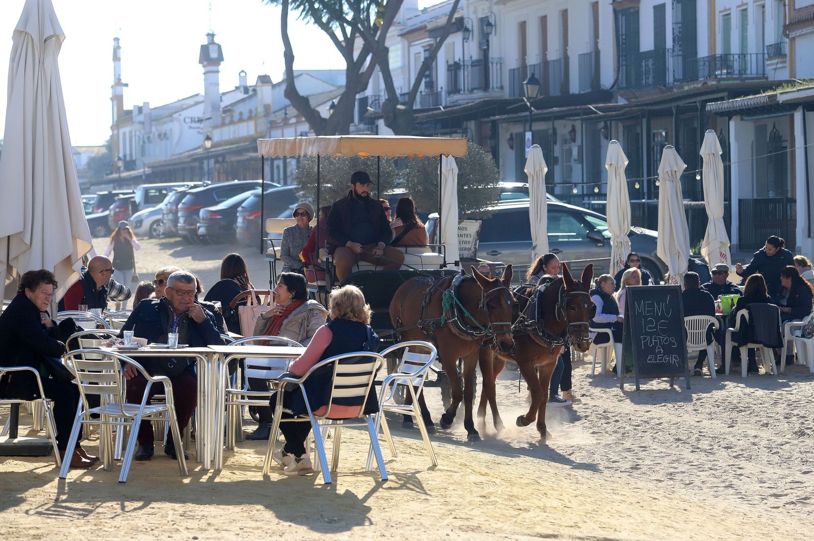 Imágenes del ambiente en la aldea del Rocío para celebrar la Candelaria