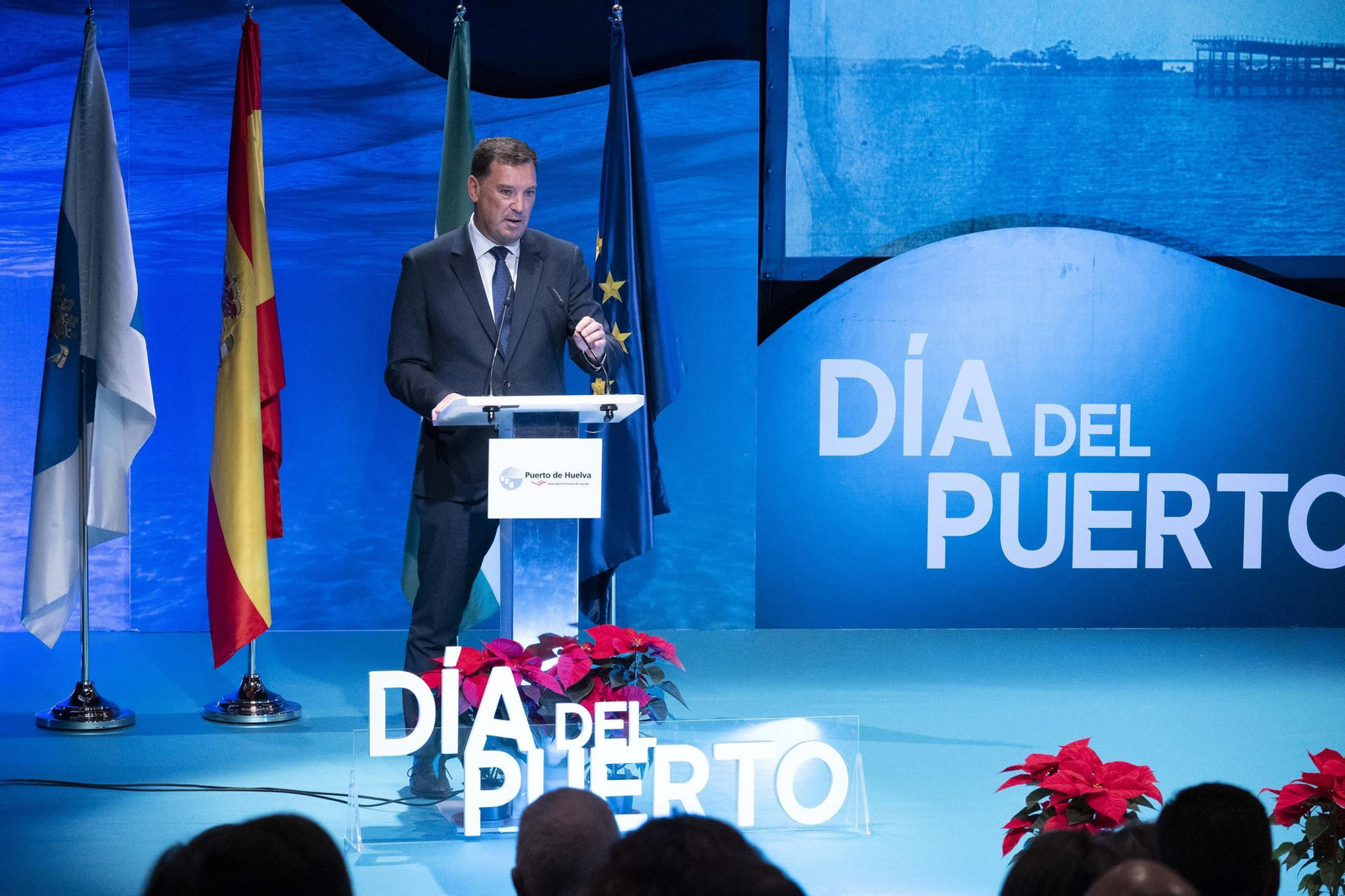 Imágenes del acto de celebración del Día del Puerto, en Huelva