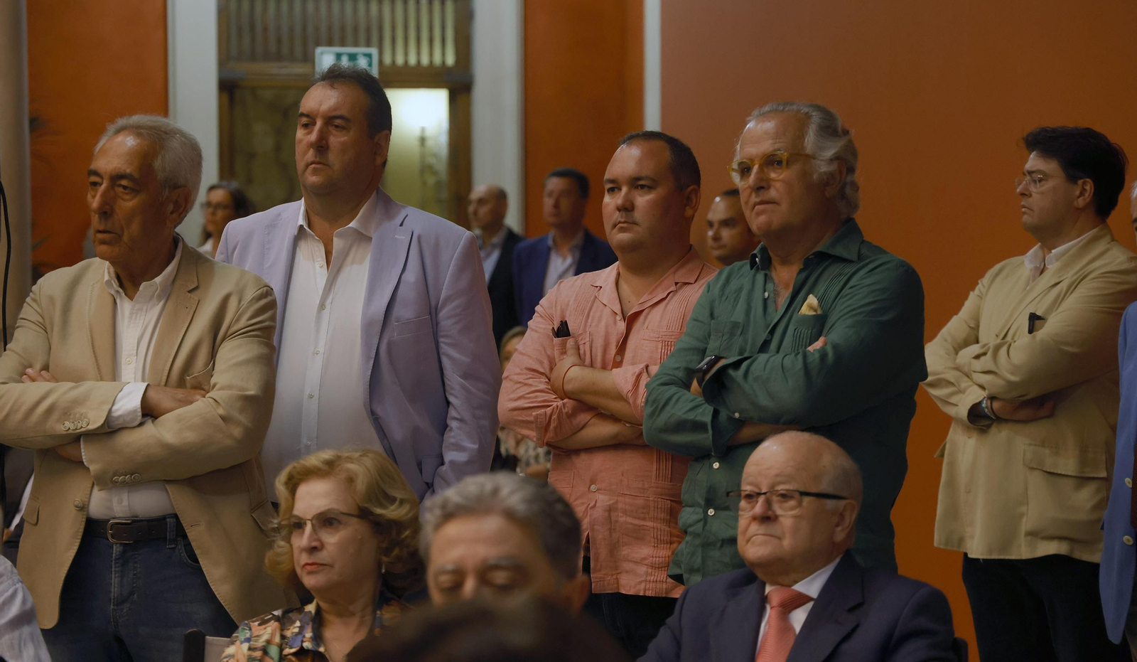 Presentación del libro  'Juan Robles, la sonrisa del tabernero' de Carlos Navarro, todas las imágenes