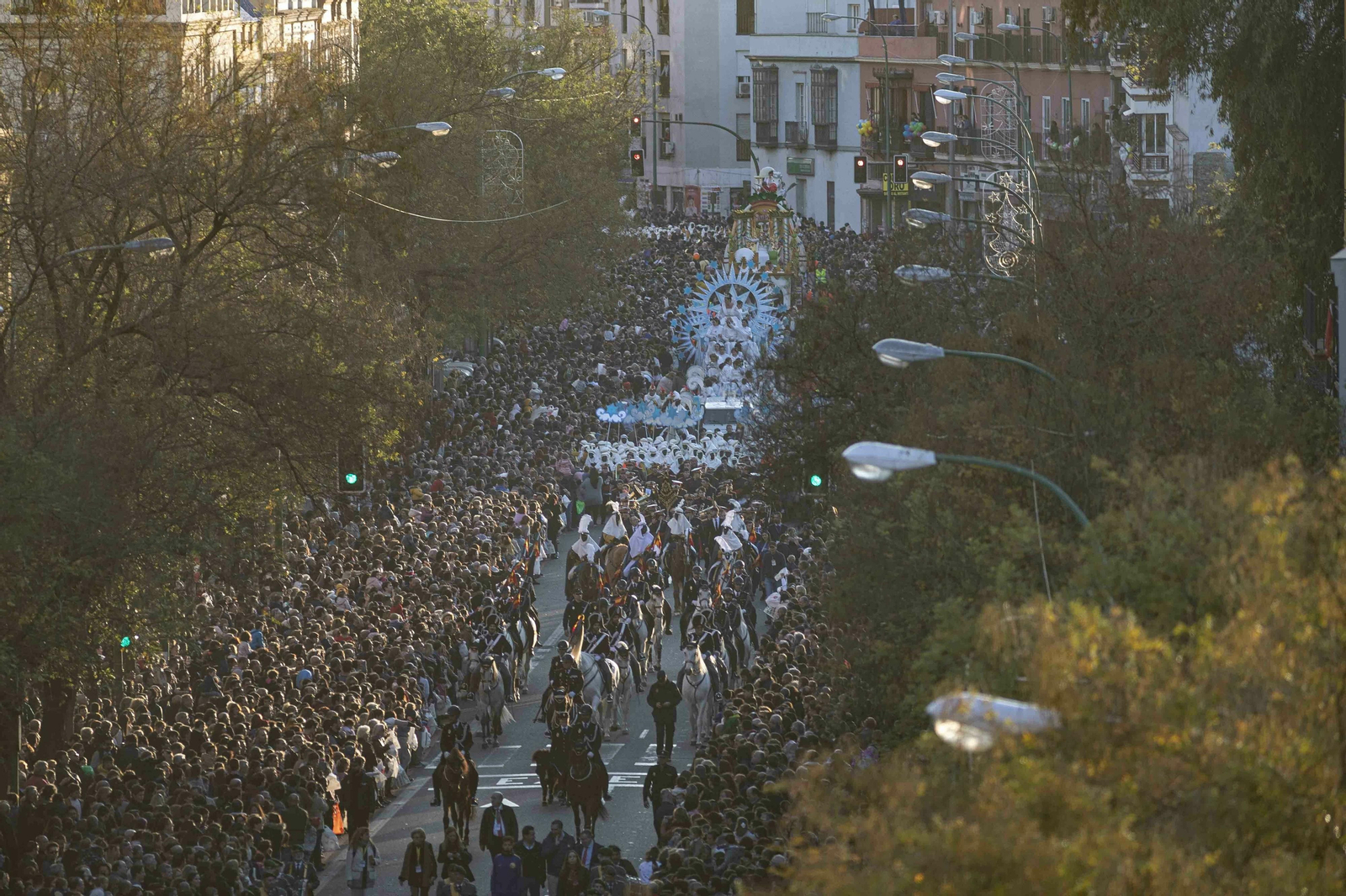 La Cabalgata de los Reyes Magos de Sevilla, en imágenes