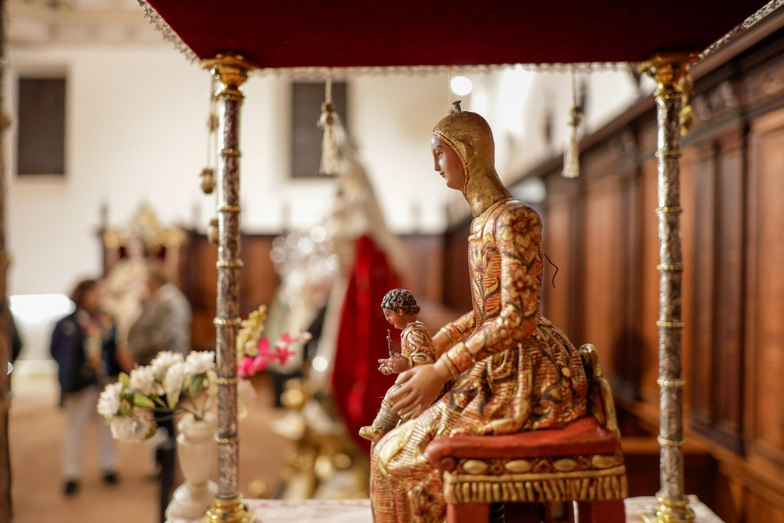 Inauguración de la exposición Devociones populares en las clausuras de Sevilla, en la Iglesia Santa Clara