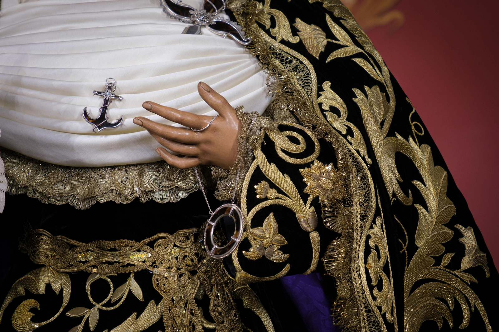 La Esperanza de Triana se viste de luto por los fieles difuntos