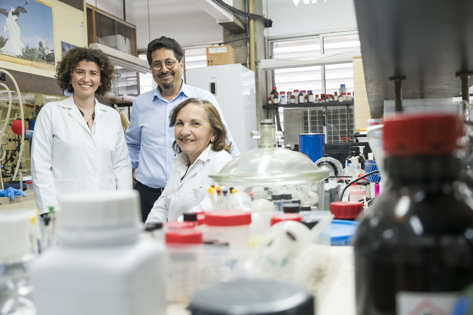 Los investigadores Recio, Khiar y Fernández, de la Universidad de Sevilla y el CSIC