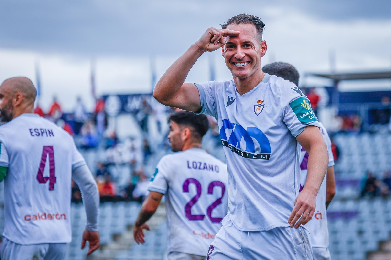 Migue García celebra su tanto ante el CD Huétor Vega.